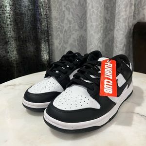 WMNS Dunk Low ‘Black White’ size W8.5